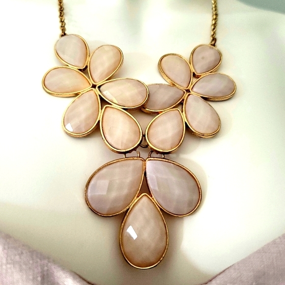 Fashion Flower Petal Bib Necklace in Diamond Cut 15" - Picture 1 of 6